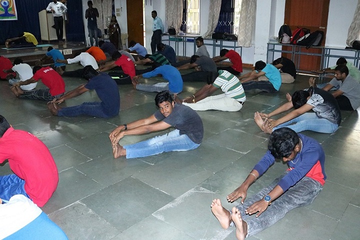 https://cache.careers360.mobi/media/colleges/social-media/media-gallery/9349/2021/3/19/Yoga of SRM Arts and Science College Kanchipuram_Others.jpg